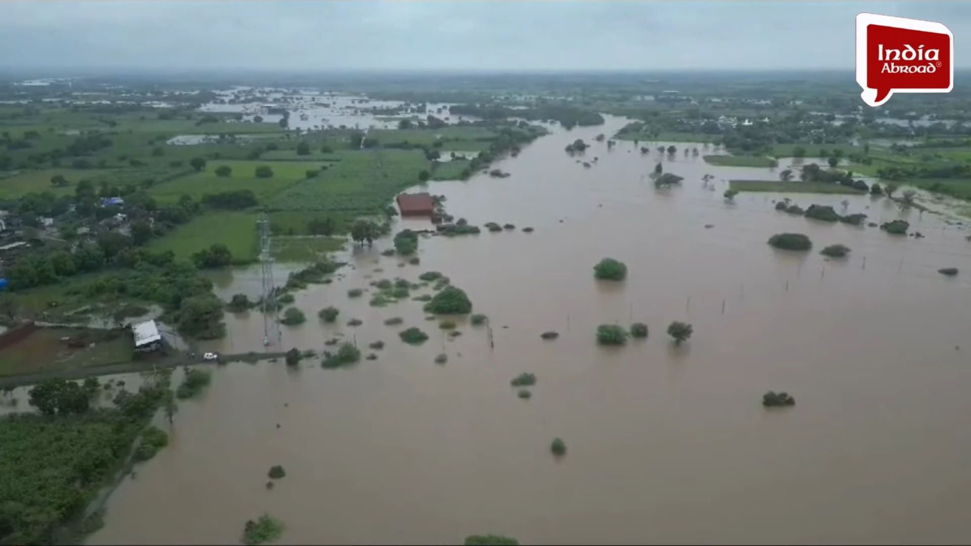 ઉકાઈ ડેમના 15 દરવાજા ખોલી દેવાયા, સુરતને હાઈ એલર્ટ પર મુકવામાં આવ્યું.